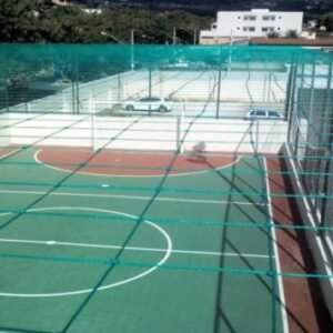  Redes e telas de proteção para quadras.